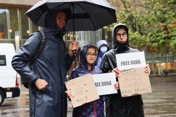 Demonstratie met Bite Back voor Buba bij de Tweede Kamer.