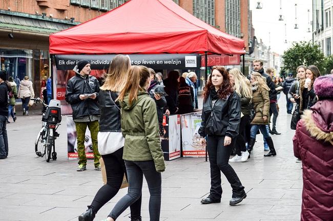 Zichtbaar voor het winkelend publiek